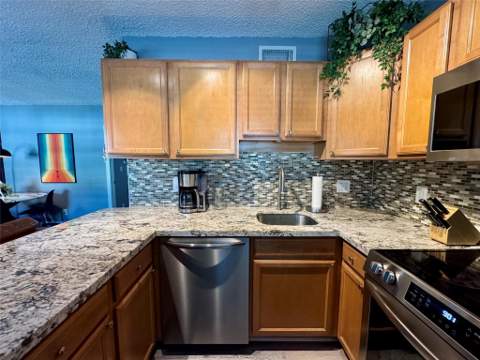 2660 NE 8th Avenue #211, Wilton Manors FL - photo 8 of 25
