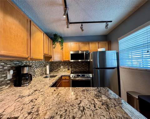 2660 NE 8th Avenue #211, Wilton Manors FL - photo 7 of 25