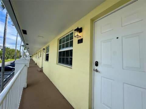 2660 NE 8th Avenue #211, Wilton Manors FL - photo 19 of 25