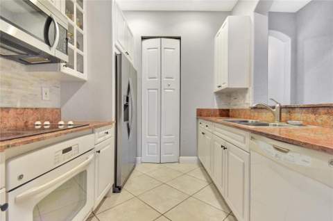 6927 Julia Gardens Drive, Coconut Creek FL - photo 11 of 33
