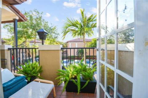 6927 Julia Gardens Drive, Coconut Creek FL - photo 16 of 33