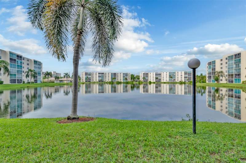 2 bedroom Condominium at 121 SE 3rd Avenue #104, Meadowbrook Lakes, Dania Beach — photo 2
