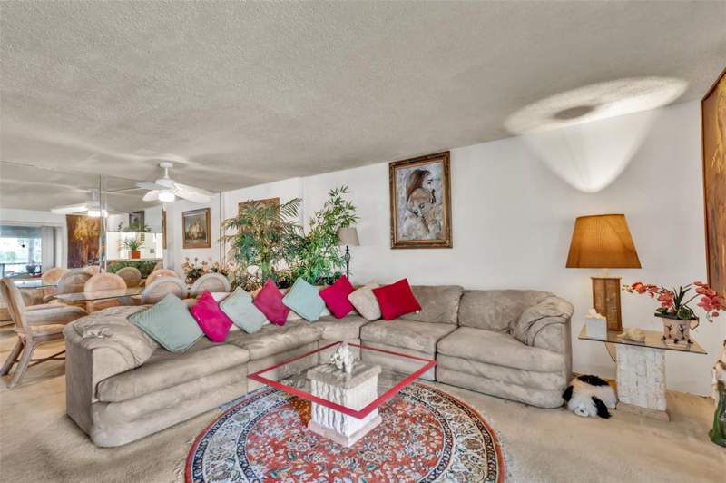 2 bedroom Condominium at 121 SE 3rd Avenue #104, Meadowbrook Lakes, Dania Beach — photo 4