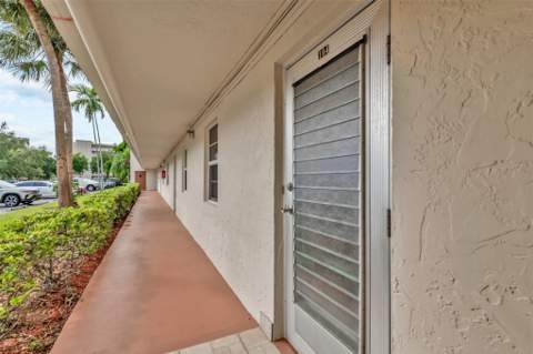 121 SE 3rd Avenue #104, Dania Beach FL - photo 11 of 29