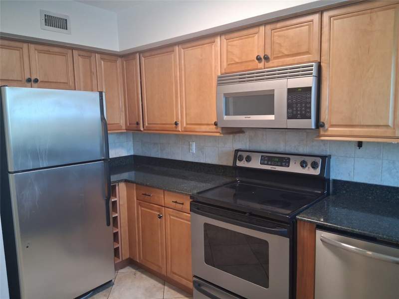 2 bedroom Condominium at 505 NE 20 Avenue #217, 505 Deerfield, Deerfield Beach — photo 4