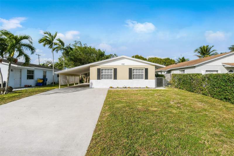 3 bedroom Single Family Residence at 1227 Cherokee Street, Jupiter River Estates Add, Jupiter — photo 2