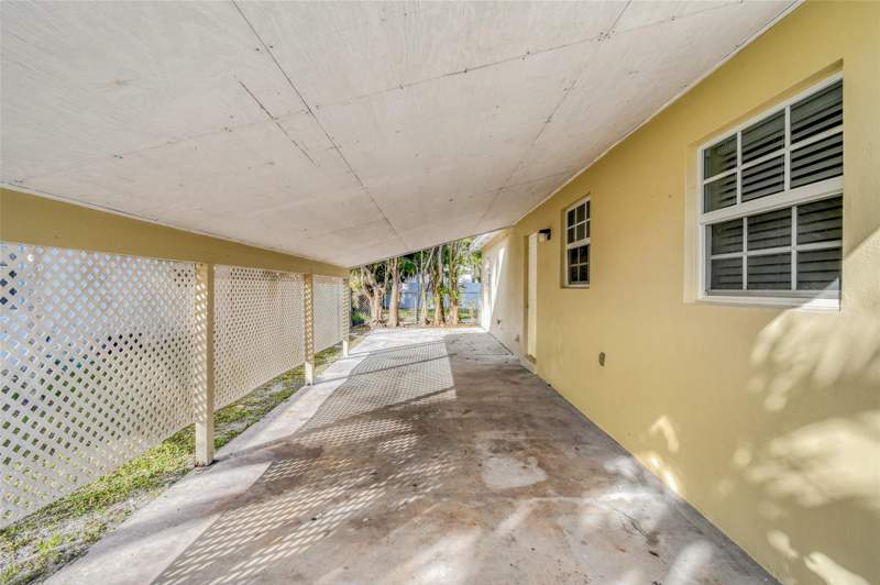 3 bedroom Single Family Residence at 1227 Cherokee Street, Jupiter River Estates Add, Jupiter — photo 3