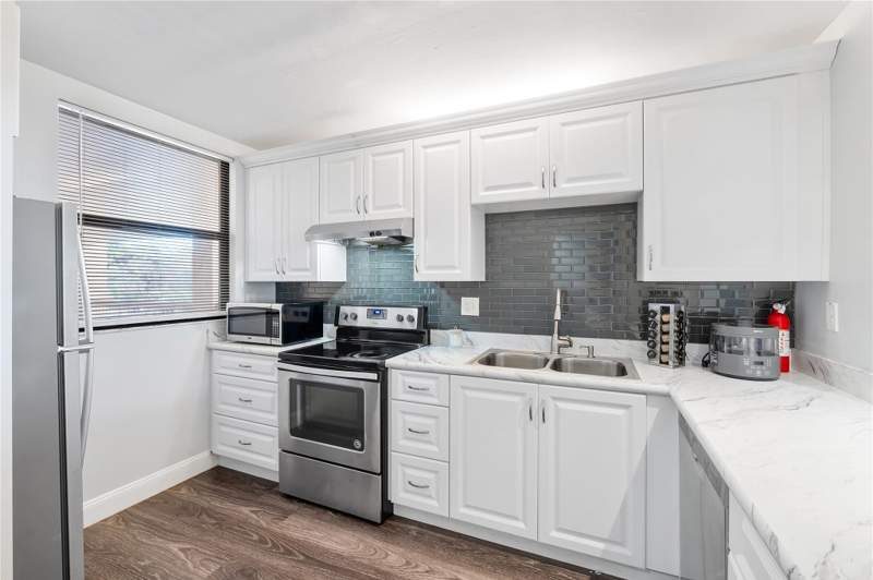 2 bedroom Condominium at 8437 Forest Hills Drive #203, Greenglades, Coral Springs — photo 4