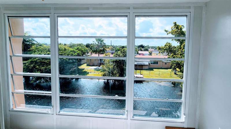 2 bedroom Condominium at 2721 N Pine Island Road #309, Sunrise Lakes Phase 3, Sunrise — photo 4