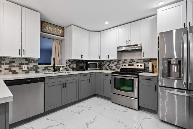 3 bedroom Single Family Residence at 3330 NW 69th Street, Palm-Aire Village 2 Sec A, Fort Lauderdale — photo 4
