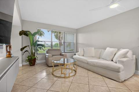 2314 S Cypress Bend Drive #114, Pompano Beach FL - photo 15 of 38