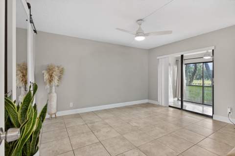 2314 S Cypress Bend Drive #114, Pompano Beach FL - photo 19 of 38