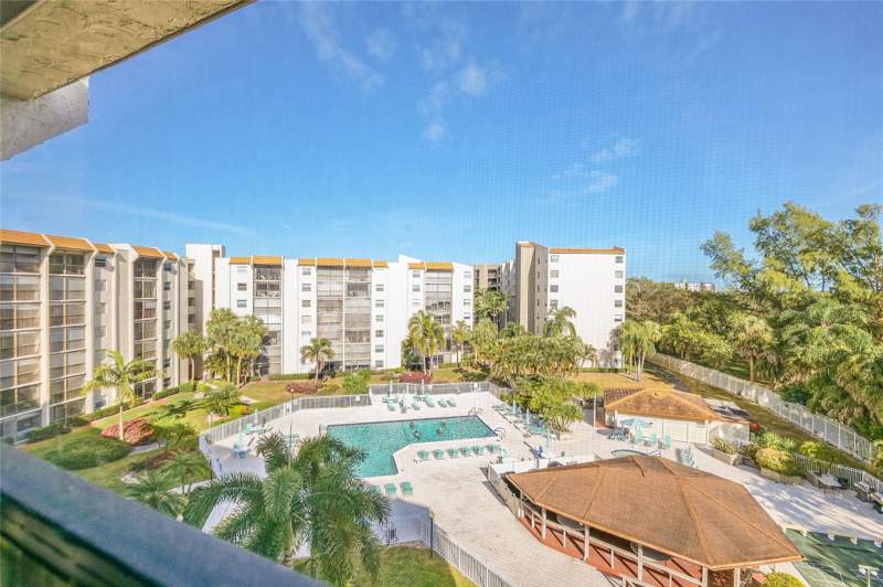 2 bedroom Condominium at 3920 Inverrary Boulevard #604-c, 18th Hole At Inverrary, Lauderhill — photo 2
