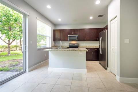 4731 NW 48th Terrace, Tamarac FL - photo 9 of 38