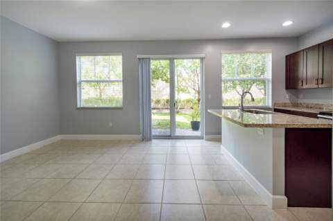 4731 NW 48th Terrace, Tamarac FL - photo 10 of 38
