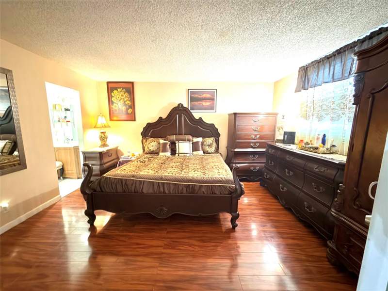 2 bedroom Condominium at 6575 W Oakland Park Boulevard #202, Isles of Inverrary, Lauderhill — photo 5