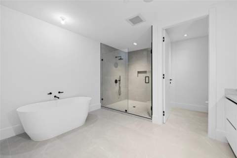 160 Isle Of Venice Drive #302, Fort Lauderdale FL - photo 22 of 42