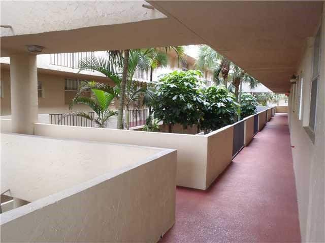 2 bedroom Condominium at 403 NW 68th Avenue #519, Polynesian Gardens, Plantation — photo 2
