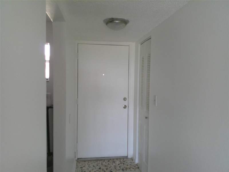 2 bedroom Condominium at 403 NW 68th Avenue #519, Polynesian Gardens, Plantation — photo 3