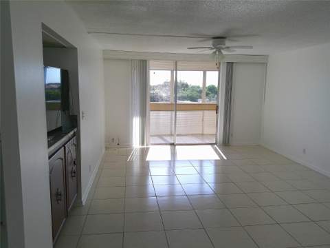 403 NW 68th Avenue #519, Plantation FL - photo 8 of 37