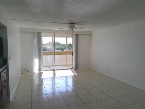 403 NW 68th Avenue #519, Plantation FL - photo 9 of 37