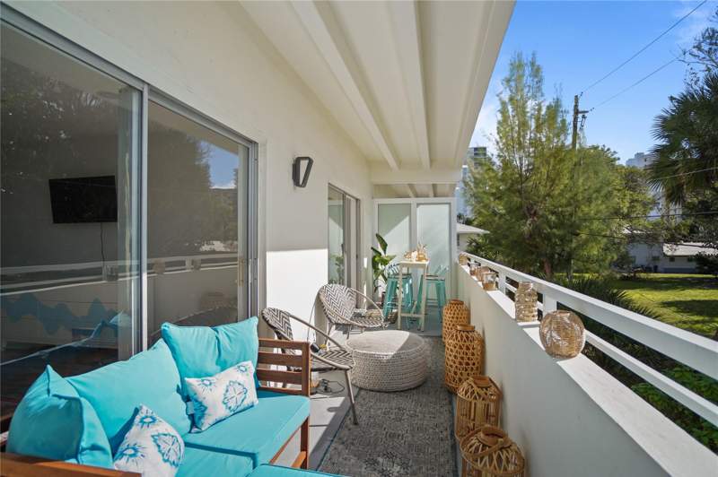 1 bedroom Condominium at 3212 NE 12th Street #203, Pompano By The Sea, Pompano Beach — photo 2