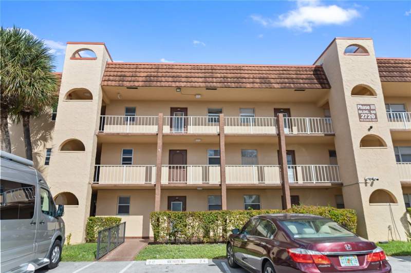 1 bedroom Condominium at 2720 N Pine Island Road #307, sunrise lakes phase 3, Sunrise — photo 3