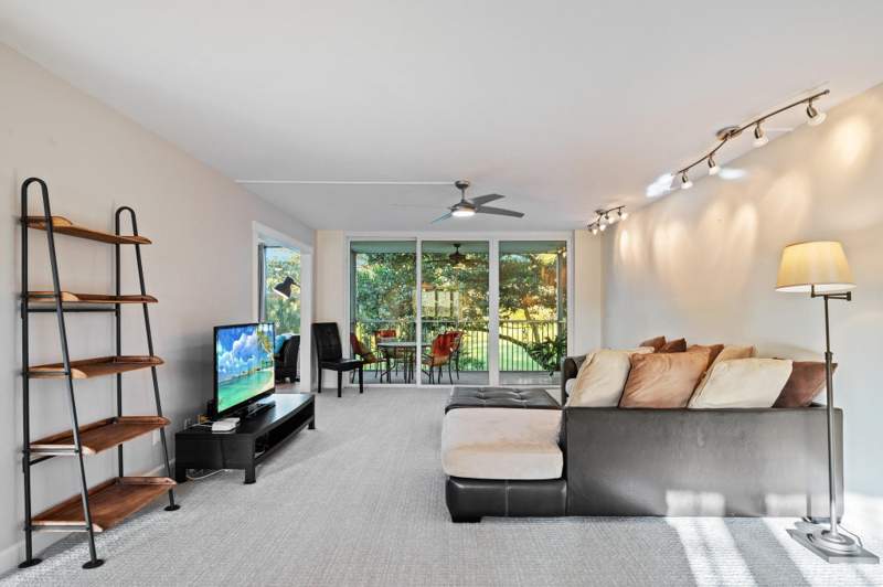 3 bedroom Condominium at 3900 Oaks Clubhouse Drive #310, Palm Aire country Club, Pompano Beach — photo 5