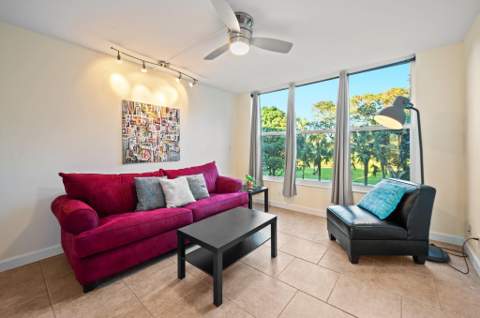 3900 Oaks Clubhouse Drive #310, Pompano Beach FL - photo 11 of 32