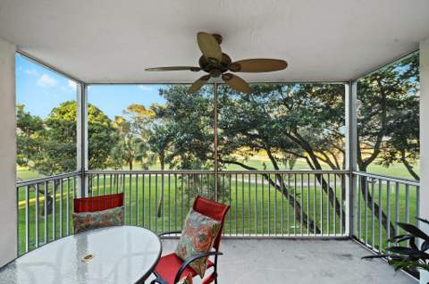 3900 Oaks Clubhouse Drive #310, Pompano Beach FL - photo 17 of 32