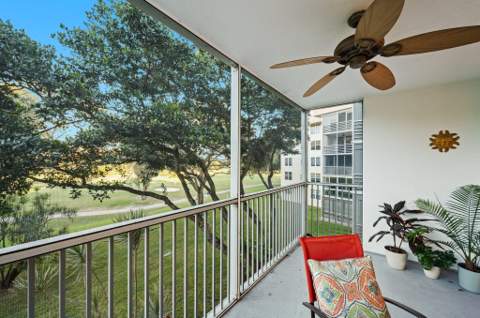 3900 Oaks Clubhouse Drive #310, Pompano Beach FL - photo 20 of 32