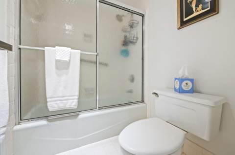 3900 Oaks Clubhouse Drive #310, Pompano Beach FL - photo 23 of 32