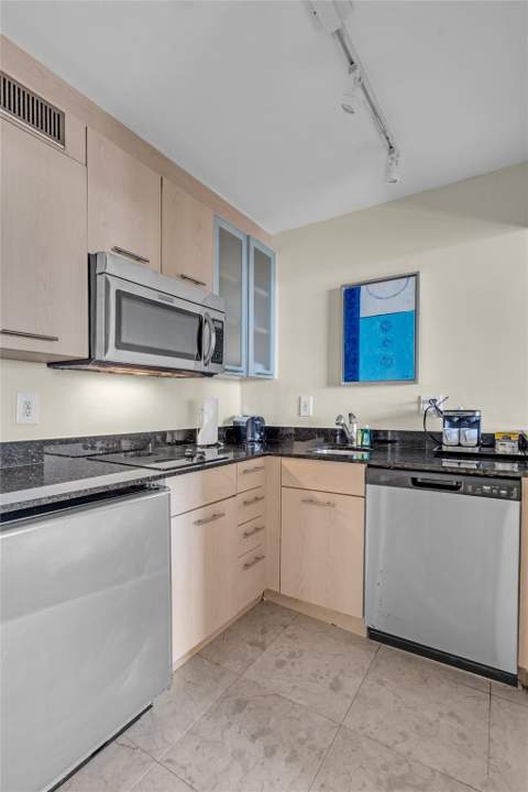 2670 E Sunrise Boulevard #903, Fort Lauderdale FL - photo 17 of 75