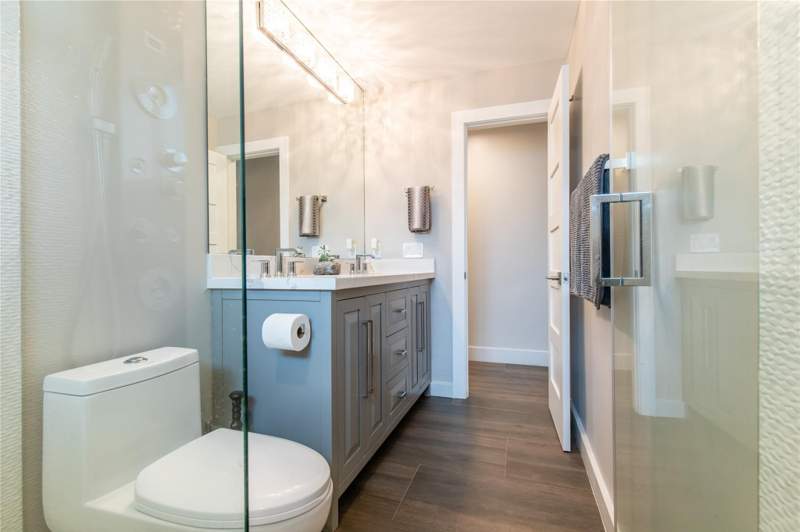 5 bedroom Single Family Residence at 2275 SW 44th Street, Marshalls Everglades Sub, Fort Lauderdale — photo 4