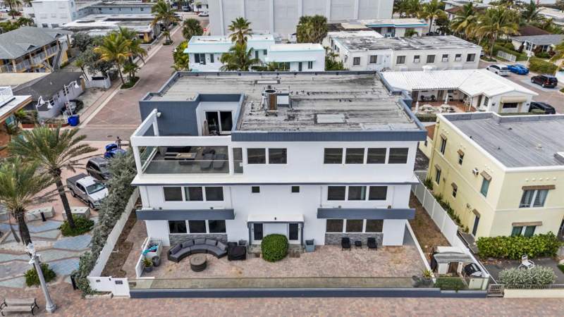 10 bedroom Single Family Residence at 2201 N Surf Road, Windswept Club Condo, Hollywood — photo 3