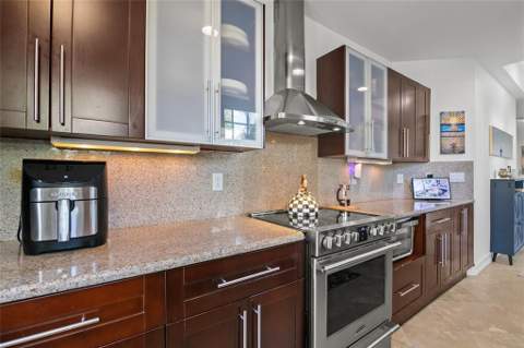 732 NE 15th Avenue, Fort Lauderdale FL - photo 10 of 48
