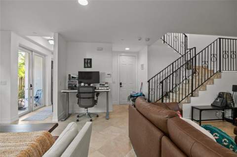 732 NE 15th Avenue, Fort Lauderdale FL - photo 17 of 48