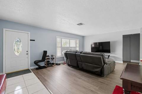9407 NW 70th Place, Tamarac FL - photo 6 of 47