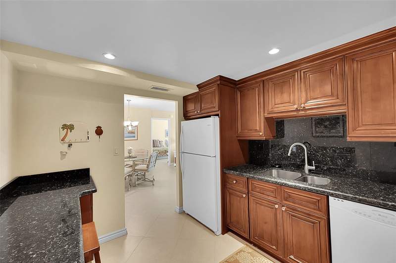2 bedroom Condominium at 531 N Ocean Boulevard #410, Silver Thatch, Pompano Beach — photo 5