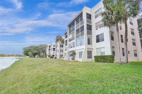 9440 Poinciana Place #101, Davie FL - photo 23 of 30