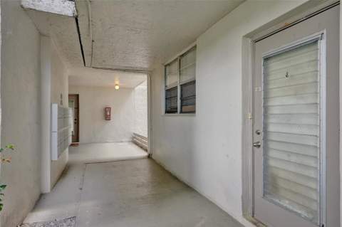 9440 Poinciana Place #101, Davie FL - photo 24 of 30