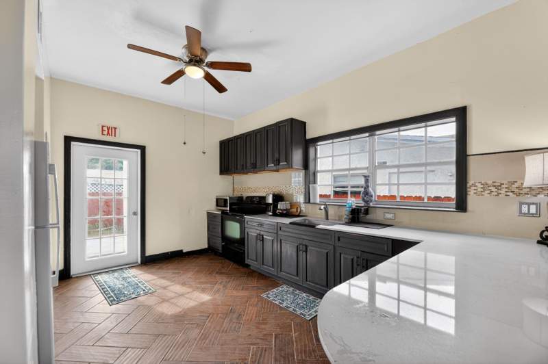 3 bedroom Single Family Residence at 1934 Washington Street, Hollywood South Side Add, Hollywood — photo 4