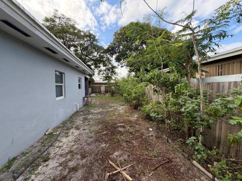 405 NW 18th Avenue, Fort Lauderdale FL - photo 20 of 23
