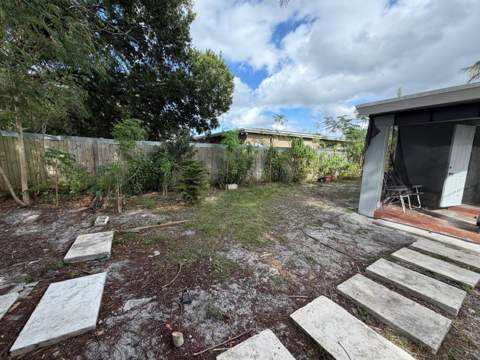 405 NW 18th Avenue, Fort Lauderdale FL - photo 22 of 23