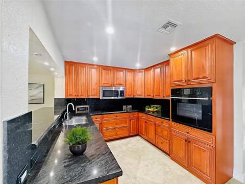 2936 NW 9th Terrace, Wilton Manors FL - photo 7 of 70