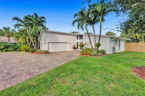 2525 SE 7th Drive, Pompano Beach FL - photo 9 of 39