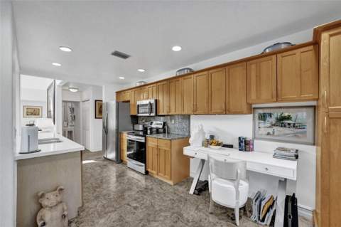 2525 SE 7th Drive, Pompano Beach FL - photo 13 of 39