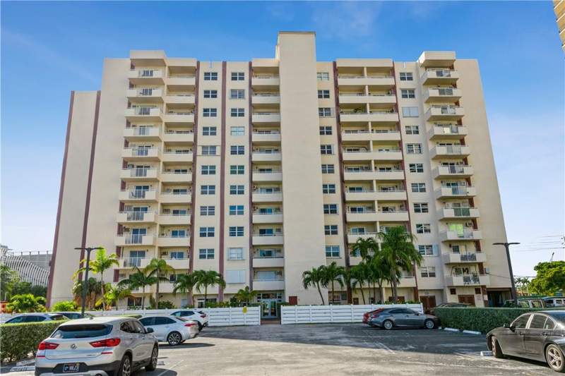 1 bedroom Condominium at 200 S Birch Road #612, Leisure Beach Condominium, Fort Lauderdale — photo 2