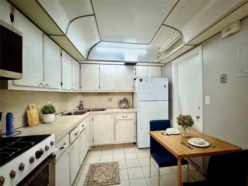 2 bedroom Condominium at 12 NE 19th Court #204A, Manor Grove Village One I, Wilton Manors — photo 4