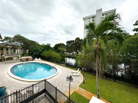 12 NE 19th Court #204A, Wilton Manors FL - photo 18 of 23